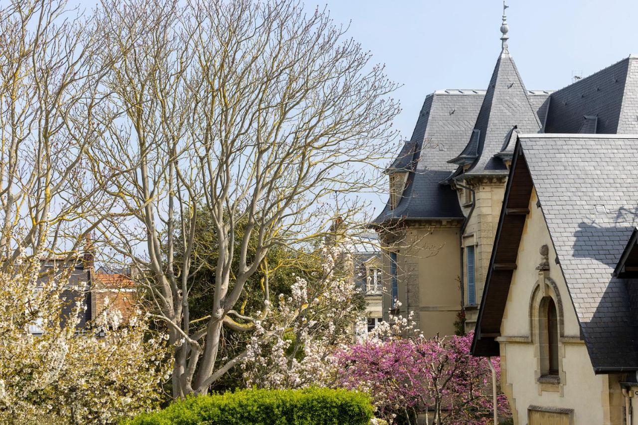 Hotel De Lion Sur Mer ภายนอก รูปภาพ