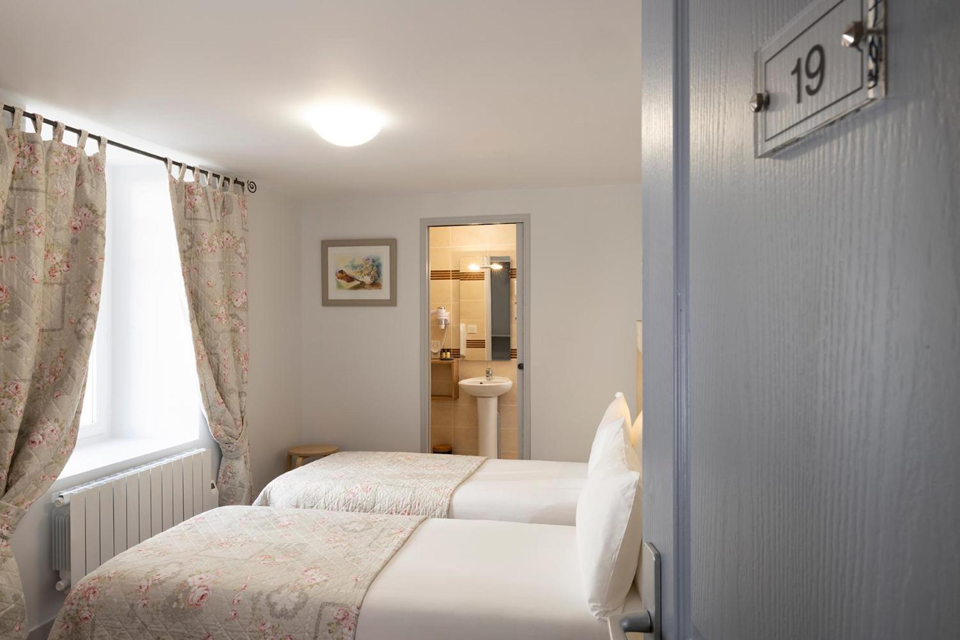 Hotel De Lion Sur Mer ภายนอก รูปภาพ