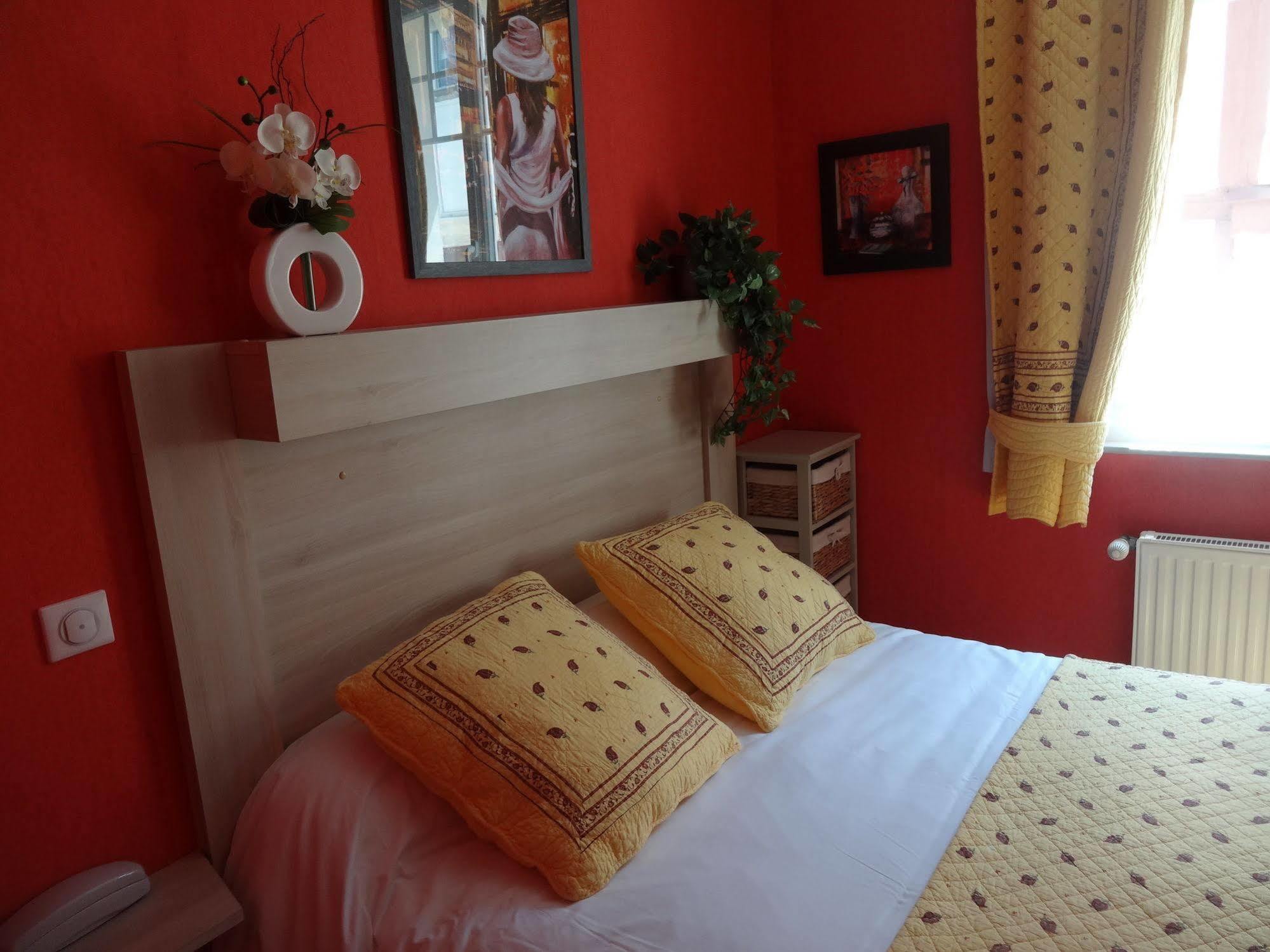 Hotel De Lion Sur Mer ภายนอก รูปภาพ