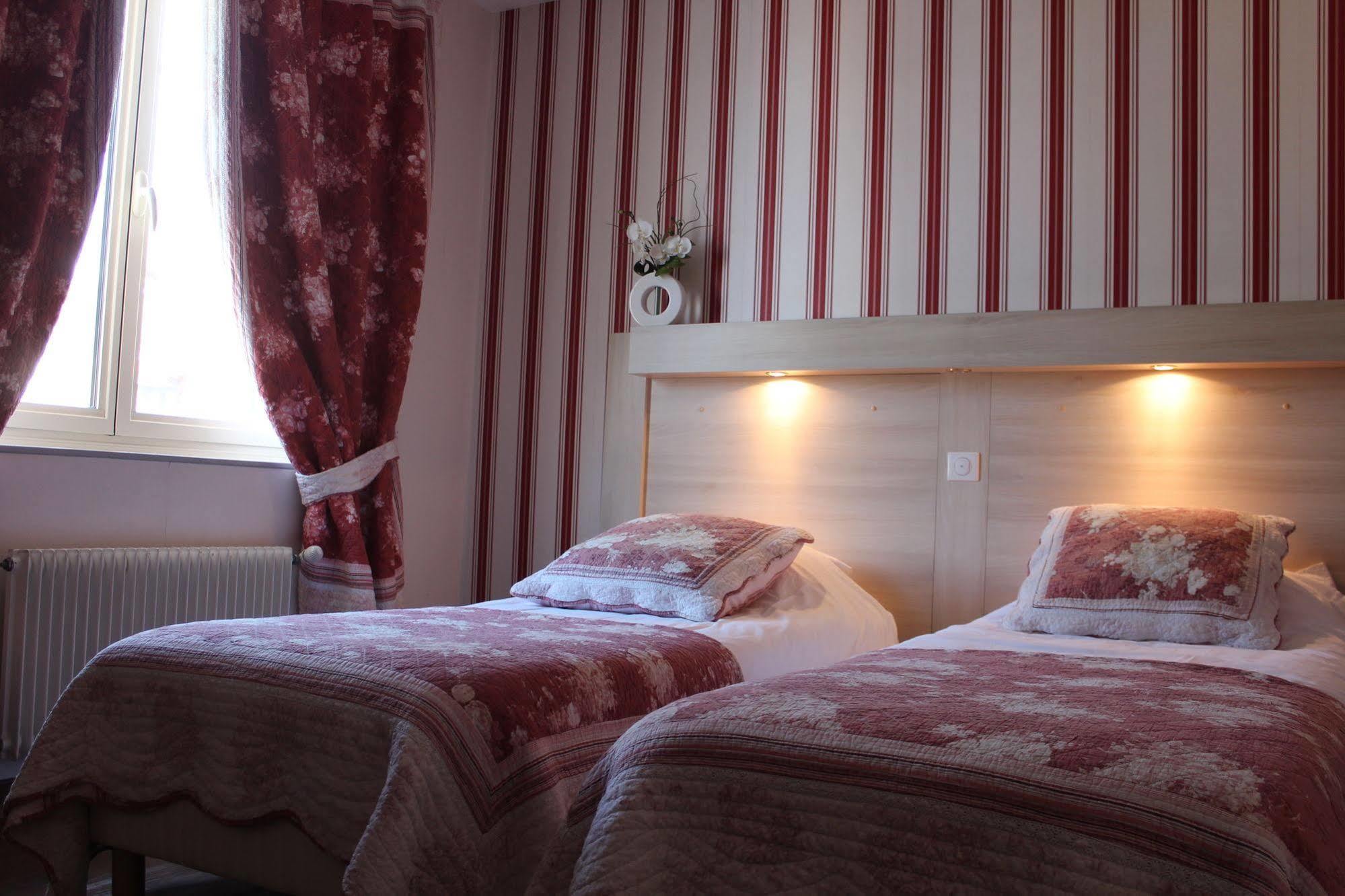 Hotel De Lion Sur Mer ภายนอก รูปภาพ