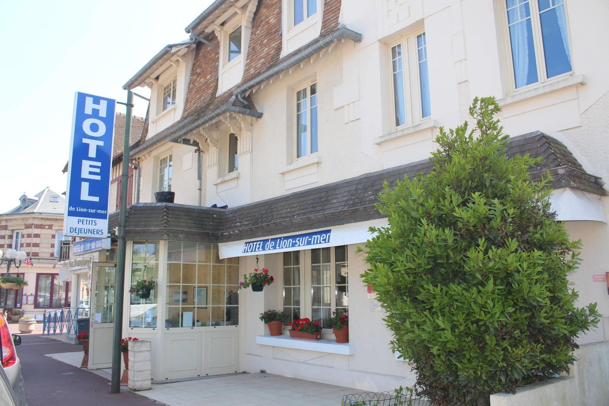 Hotel De Lion Sur Mer ภายนอก รูปภาพ
