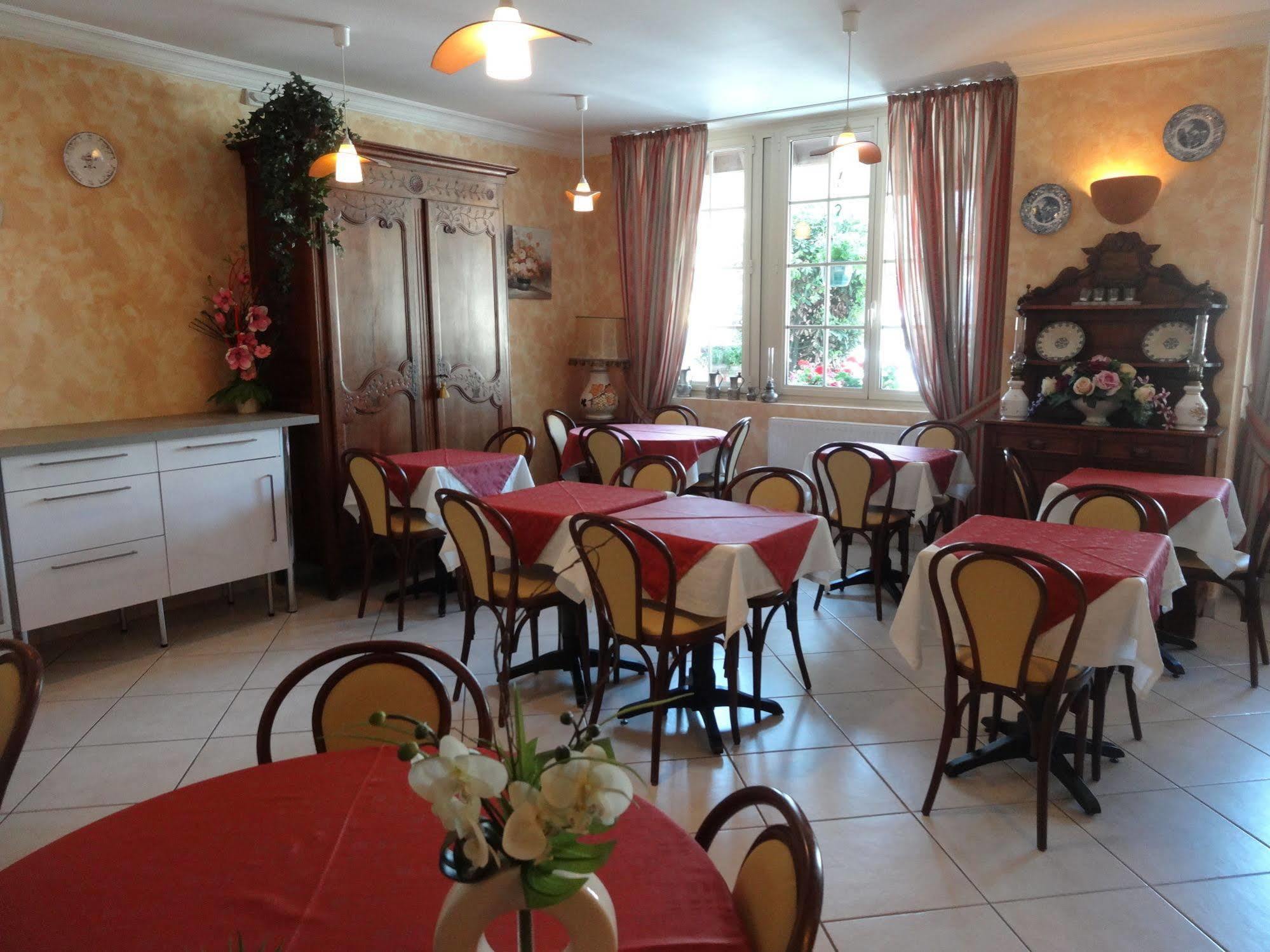 Hotel De Lion Sur Mer ภายนอก รูปภาพ